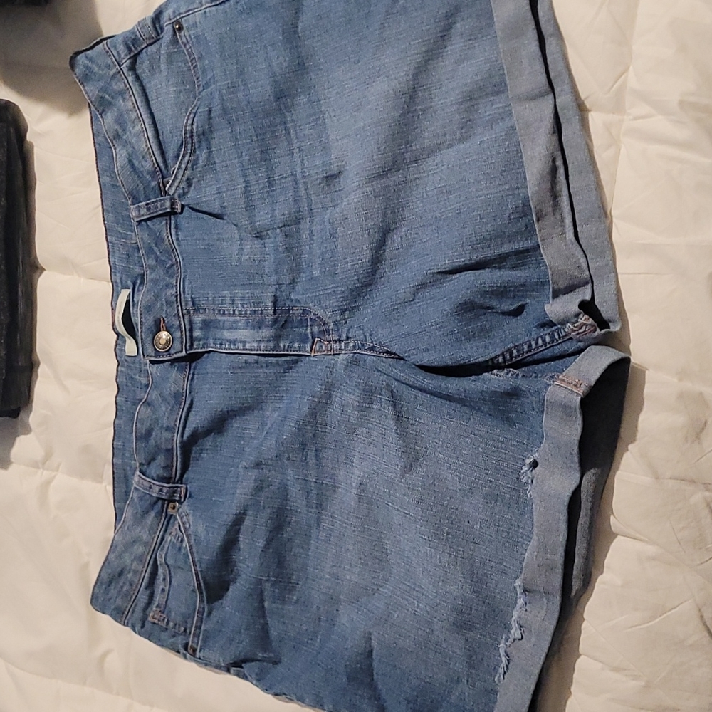 Blue jean shorts size 18 never worn. WOT